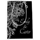 White Wedding Lace on Black Medium Cadeauzakje (Voorkant)