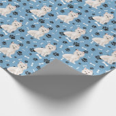 White Westie Dog Pattern on Blue Cadeaupapier (Hoek)