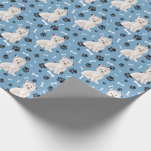 White Westie Dog Pattern on Blue Cadeaupapier (Hoek)