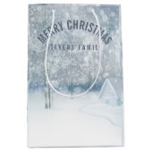 White Winter Romantic Snowy Bossen Medium Cadeauzakje (Voorkant)