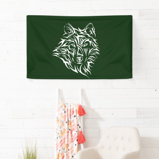 White Wolf Head op Green Spandoek (Insitu)