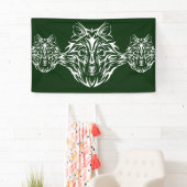 White Wolf Head op Green Spandoek (Insitu)