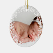 White Wreath | Eerste Kerstmis van Red Baby Keramisch Ornament (Rechts)