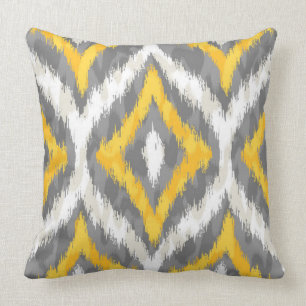 White & Yellow & Grey Quatrefoil Ikat Pattern Kussen