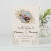 White Yellow Modern, echtpaar en hun trouwring Kaart (Staand voorkant)