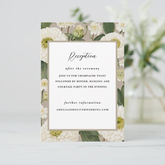 White Zinnia Flower Wedding Receptie Uitnodiging Informatiekaartje (Staand voorkant)