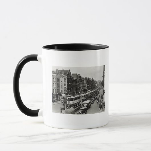 Whitechapel High Street, Londen, c.1930 Mok (Links)