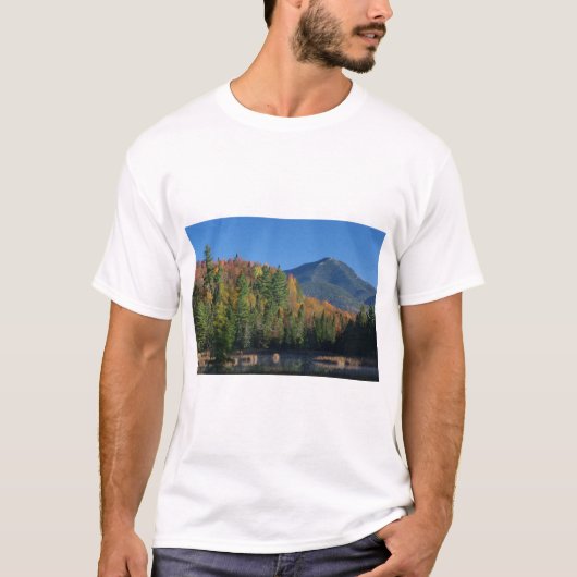 Whiteface Mountain over Little Cherrypatch Pond T-shirt (Voorkant)