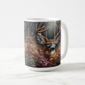 Whitetail Buck Deer gluren door bosgebladerte Koffiemok (Voorkant rechts)