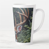 Whitetail Buck Deer in groen gebladerte Latte Mok (Rechts)