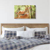 Whitetail Buck en Fawn Bonding Canvas Afdruk (Insitu (Slaapkamer))