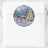 Whitetail Deer & Kerstboom Winter Scene Ronde Sticker (Tas)