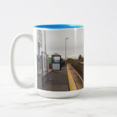 Whitley Bridge Railway Station Tweekleurige Koffiemok (Links)