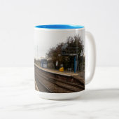 Whitley Bridge Railway Station Tweekleurige Koffiemok (Voorkant rechts)