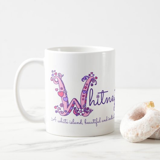 Whitney-naam die decoratieve W-monogram-mok beteke Koffiemok (Met donut)