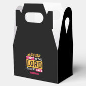 Whoever Trusts in the Lord Is Kept Safe Quote Bedankdoosjes (Geopend)