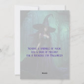 Wicked Halloween Witch in Paarse en zwarte kleuren Feestdagenkaart (Achterkant)