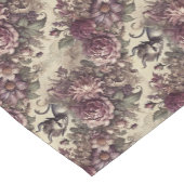 Wicked Plum Petals – Gothic Floral Design Korte Tafelloper (Hoek)