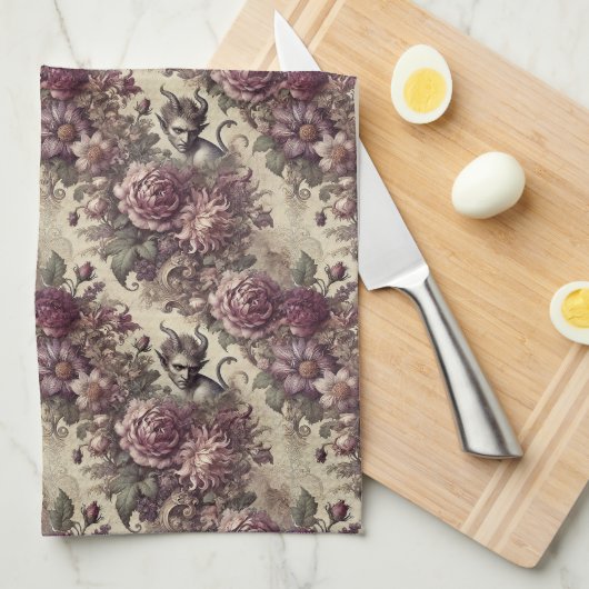 Wicked Plum Petals – Gothic Victoriaans Theedoek (Quarter Fold)