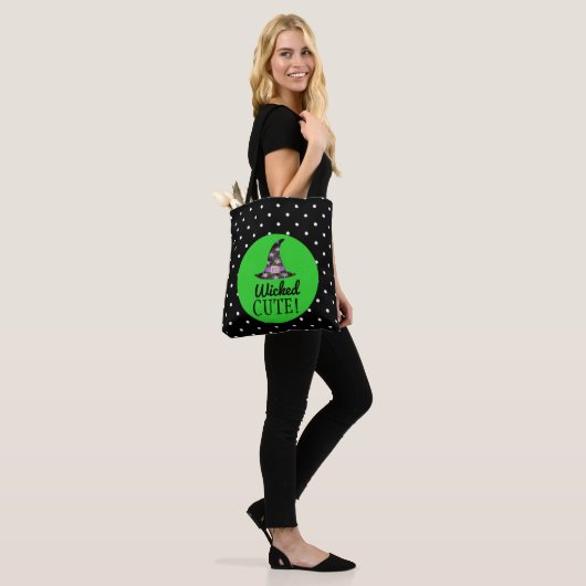 Wicked Schattige Zwart en Groen Halloween Tas (Op model)