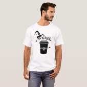 Wicked Without Coffee – Funny Witchy Coffee Lover  T-shirt (Voorkant volledig)