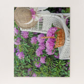 wickerstoel in de tuin van azalea legpuzzel (Verticaal)