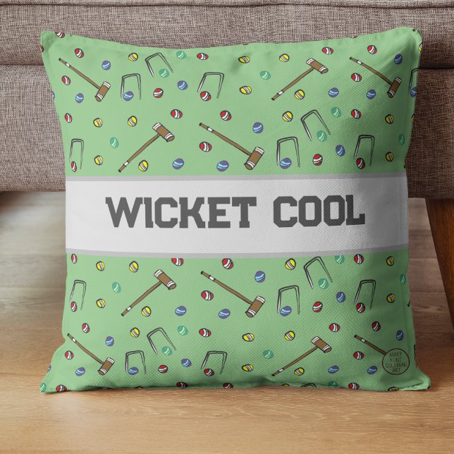 Wicket Cool Croquet Pun Hand-geïllustreerd grillig Kussen (Indulge in a blend of whimsy and sophistication as you relax in the company of 'Wicket Cool.')