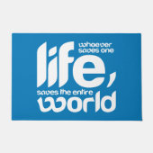 Wie een leven redt deurmat (Voorkant)