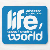 Wie een leven redt muismat (Voorkant)