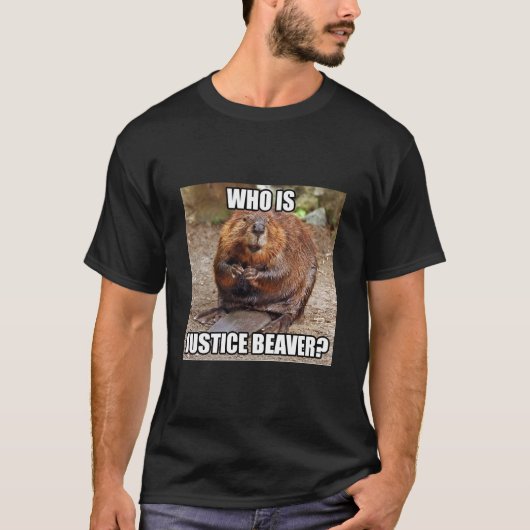 Wie is Justice Beaver? T-shirt (Voorkant)