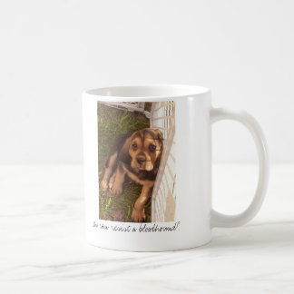 Wie kan zich verzetten tegen een bloedhond? koffiemok