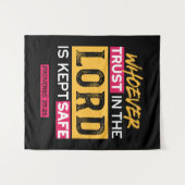 Wie op de Heer Vertrouwt is Beschermd Quote Wandkleed (Voorkant (horizontaal))