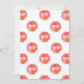 Wielen op de bus gele kids verjaardagsuitnodiging kaart (Achterkant)