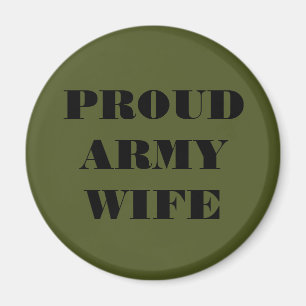 Wife bij het Magnet Proud Army