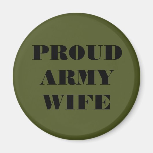 Wife bij het Magnet Proud Army (Voorkant)