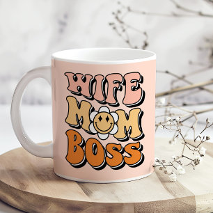 "Wife Mom Boss" Blush roze groovy retro Koffiemok