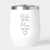 Wife & Mom Est. – Minimalist Valentine Gift (Voorkant)