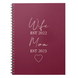 Wife & Mom Est. – Minimalist Valentine Gift Notitieboek