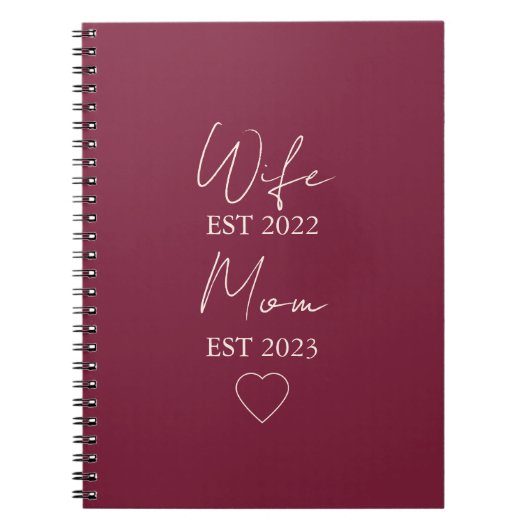 Wife & Mom Est. – Minimalist Valentine Gift Notitieboek (Voorkant)