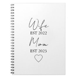 Wife & Mom Est. – Minimalist Valentine Gift Notitieboek