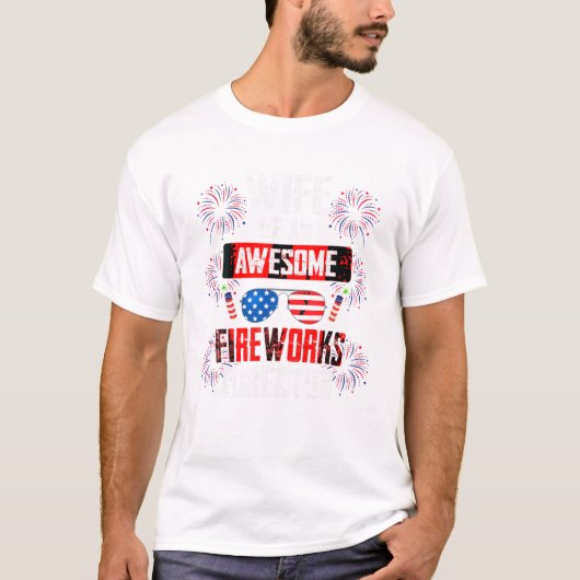 wife of an awesome fireworks t-shirt (Voorkant)