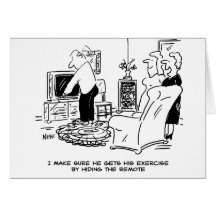 Wife verbergt de afstandsbediening van de tv