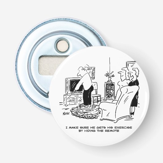 Wife verbergt de afstandsbediening van de tv button flesopener (Voorkant)