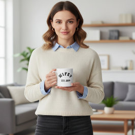 Wifey College T-Shirt Koffiemok