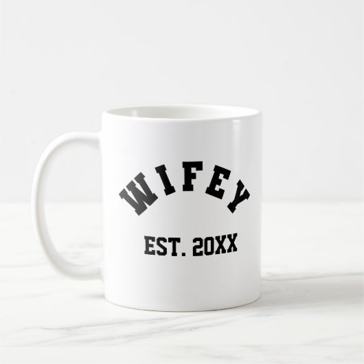 Wifey College  T-Shirt Koffiemok (Links)