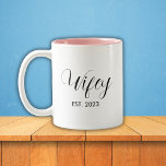 Wifey Elegant Zwart Script Wit Vrouwen Tweekleurige Koffiemok<br><div class="desc">Wifey Elegant Zwart Script Wit Vrouwen Two-Tone Coffee Mok. Kies de kleur en stijl in het optiemenu.</div>