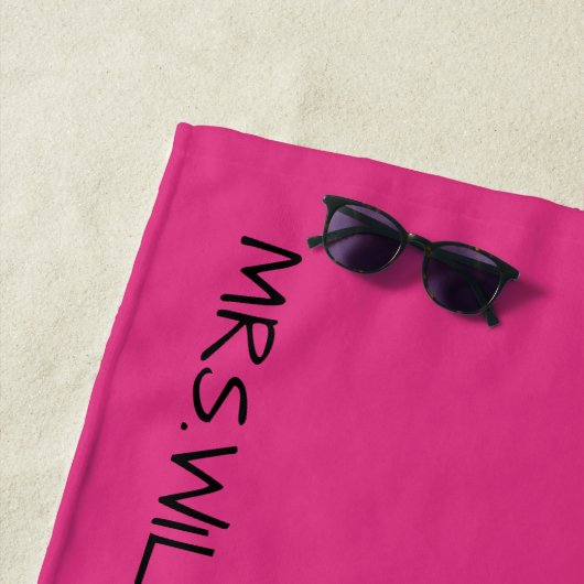 Wifey Est 2024 Black Script Pas getrouwd gepersona Strandlaken (In situ)