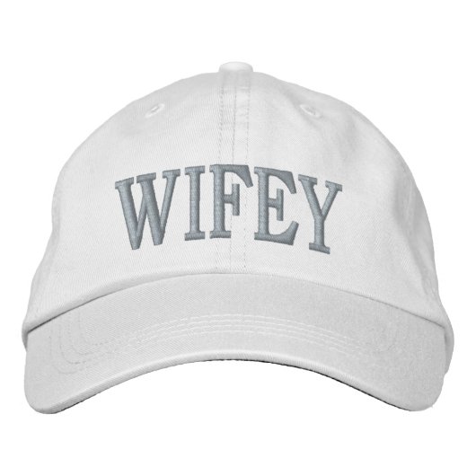 WIFEY Ingeborduurd Pet | Pet Bride | Echtgenote Pe (Voorkant)