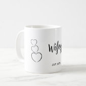 "Wifey". minimalistisch Koffiemok (Voorkant links)