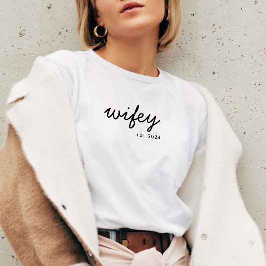 Wifey Modern Minimalistisch Script Gepersonaliseer T-shirt